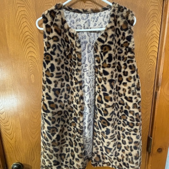 Brown and Black Faux Fur Vest with Leopard Print - Picture 1 of 5